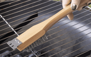 Hoe maak je een barbecuerooster schoon?