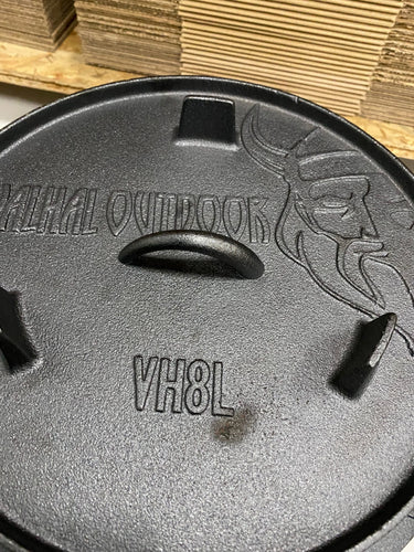 Tweedekans Valhal Outdoor - Dutch Oven 8L, met pootjes - 196